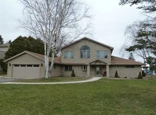 N60W39710 Mary Ln, Oconomowoc, WI 53066