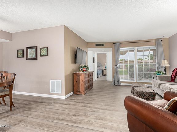 4th image of 10585 W PALMERAS Drive #G