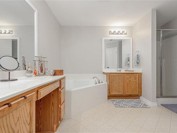 3rd image of 2600 Clubhouse Dr #2600