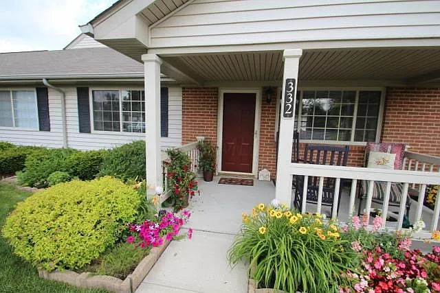 332 Virginia Ct photo 1