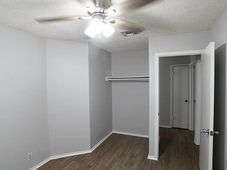 3231 Tree Grove Dr — Photo 17