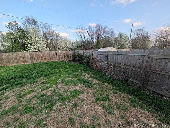 3rd image of 522 Highland Dr