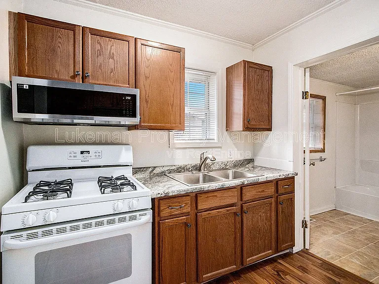 527 Idaho Ave — Photo 11