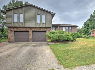 737 W Harold Cir, Decatur, IL 62526