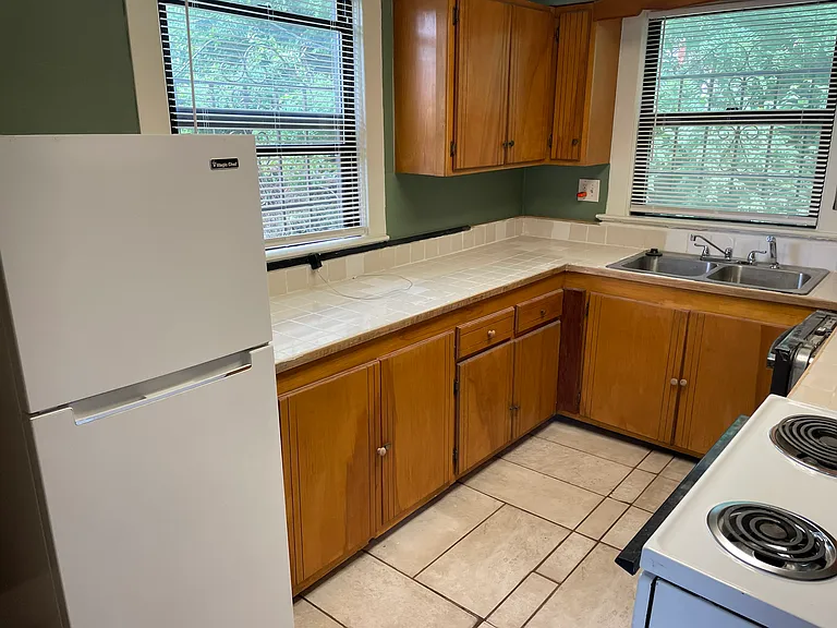 2208 E 29th St #1 — Photo 28
