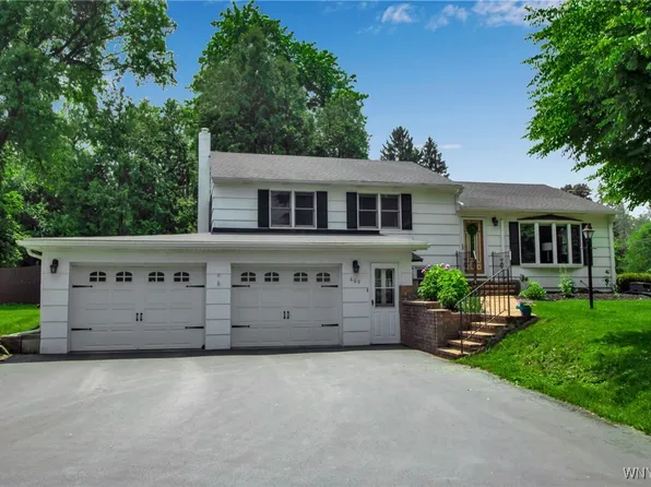 669 Quaker Rd, East Aurora, NY 14052