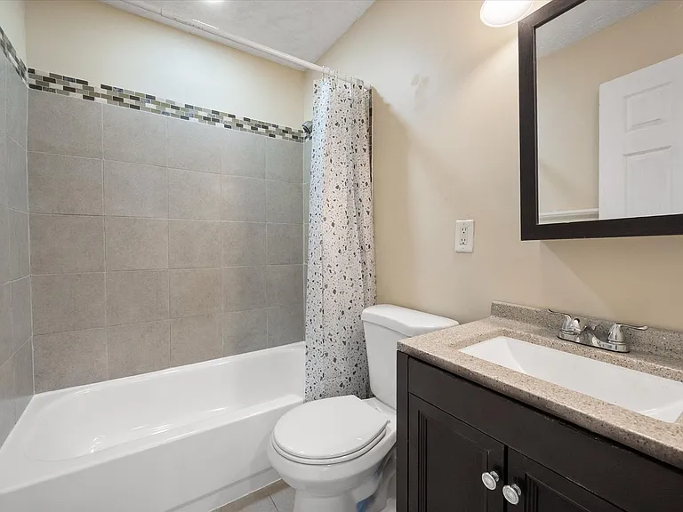 2629 Olive St — Photo 6