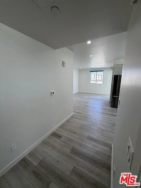 2 bed, 2.0 bath, 885 sqft, $3,995 — Photo 2