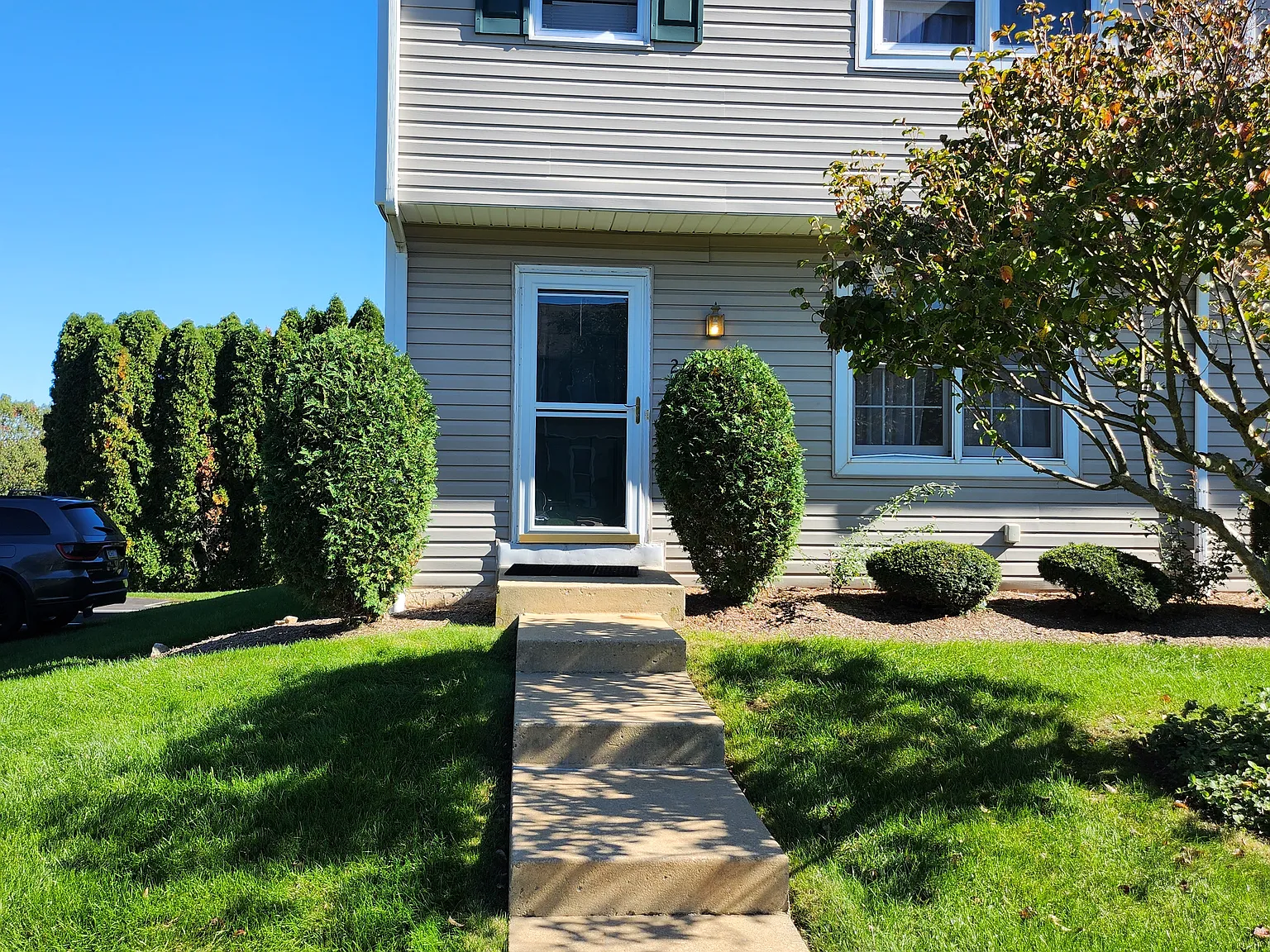 3 bed, 1.5 bath, 1408 sqft, $1,950 — Photo 1