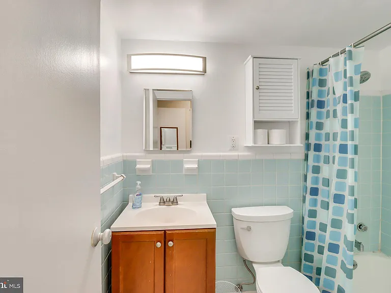 2710 Macomb St NW #303 — Photo 10