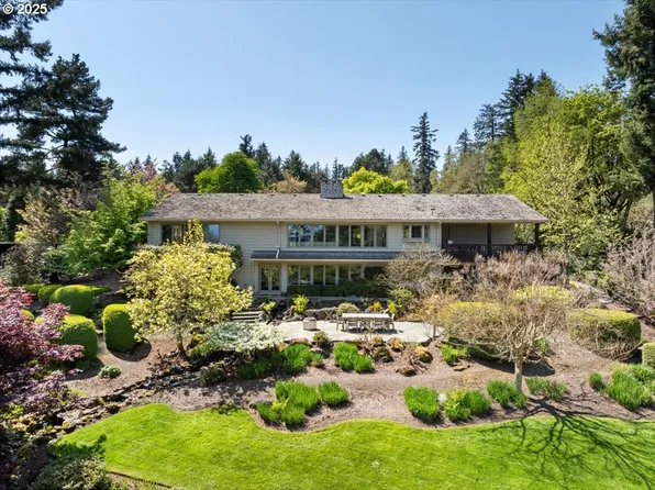 18042 Skyland Cir, Lake Oswego, OR 97034