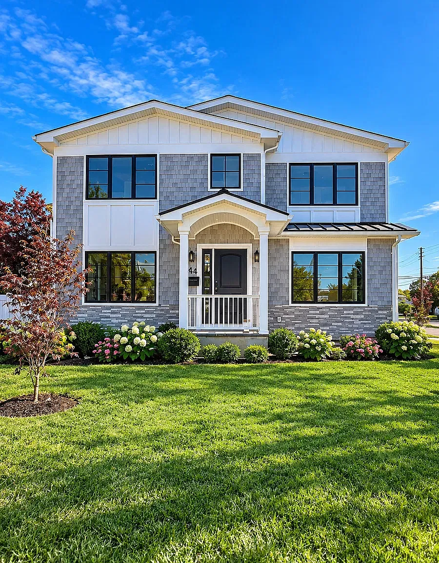 44 Orchard Beach Blvd — Photo 1