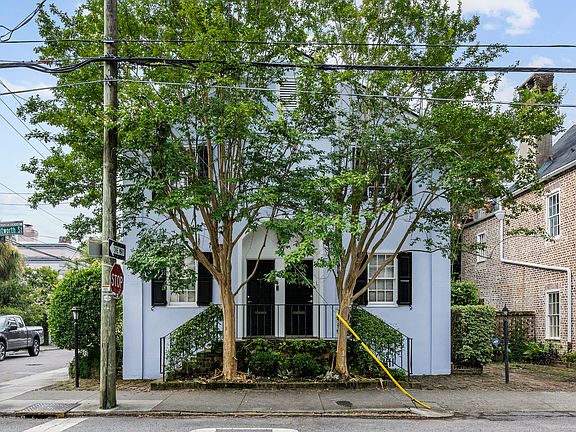 4th image of 29 Wentworth St APT B