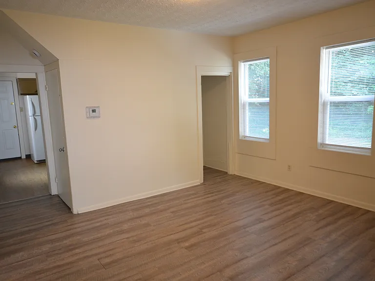 130 Roswell St — Photo 7