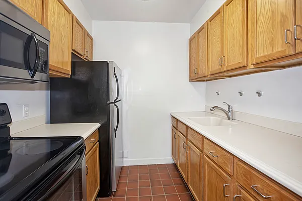 Rented by Compass | media 9