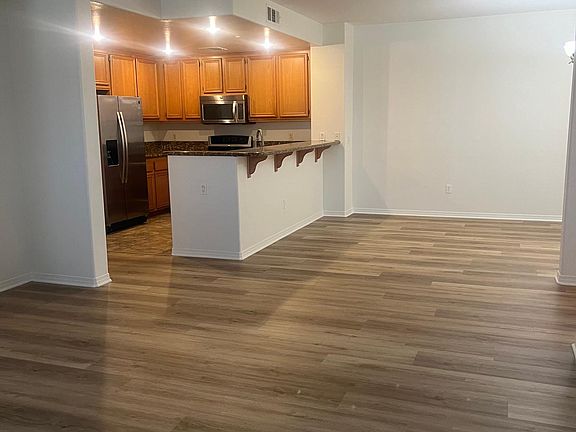2nd image of 274 Riverdale Ct APT 1003
