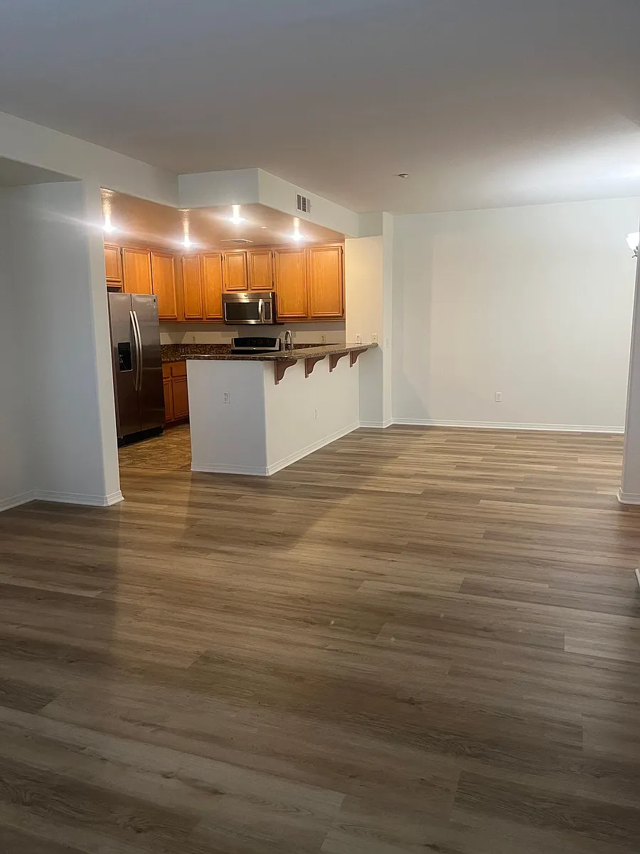 Building Photo - 274 Riverdale Ct #1003