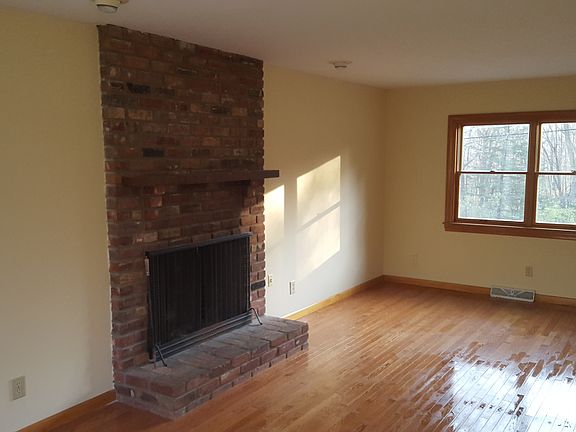 3rd image of 1712 Pheasant Hills Dr