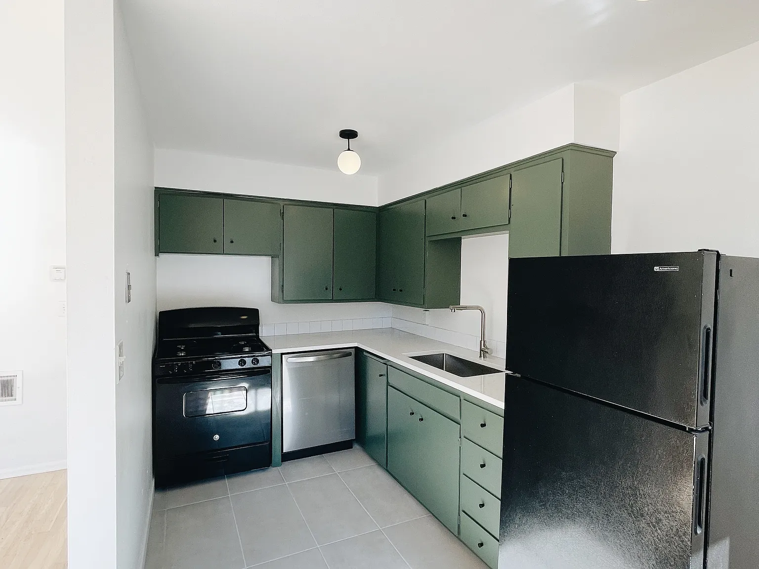 1 bed, 600 sqft, $1,350 — Photo 2
