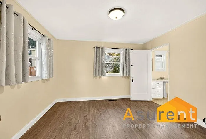 270 Morton St — Photo 11