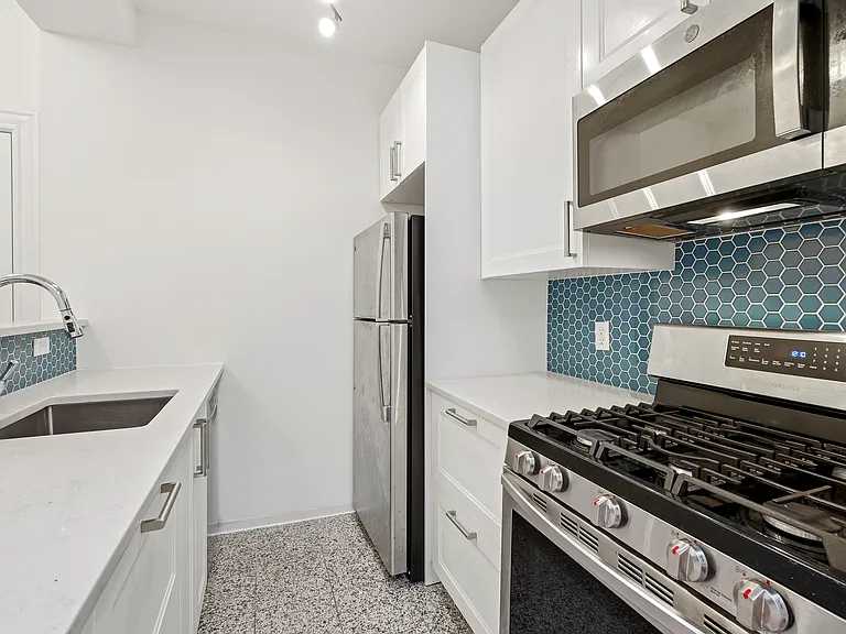 1807 California St NW #305 — Photo 8