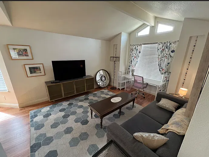 3 bed, 1595 sqft, $3,600 — Photo 4