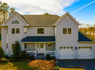 230 Haypath Rd, Old Bethpage, NY 11804