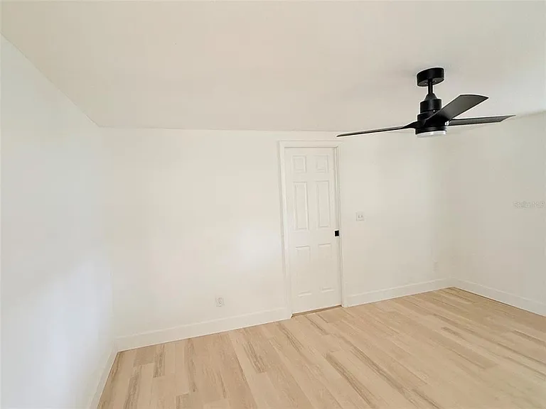 8512 Longboat Ln — Photo 10