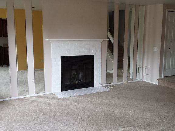 5th image of 1533 Dover Hl N