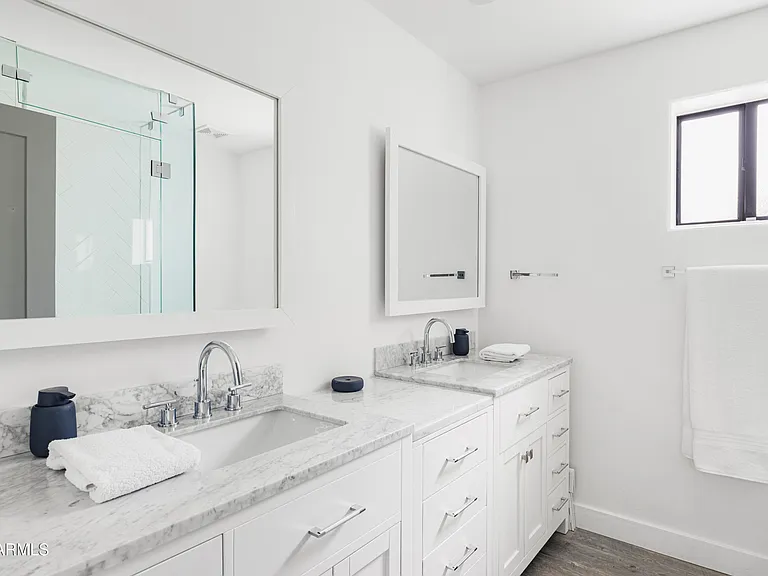 10011 E Windrose Dr — Photo 21
