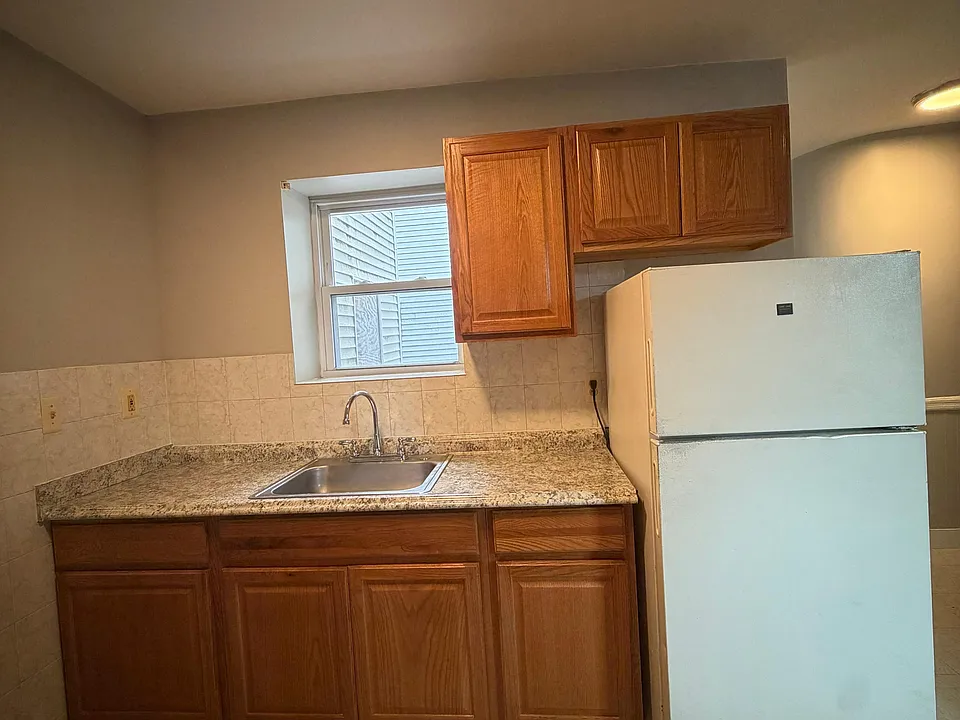 362 Livingston Ave #1