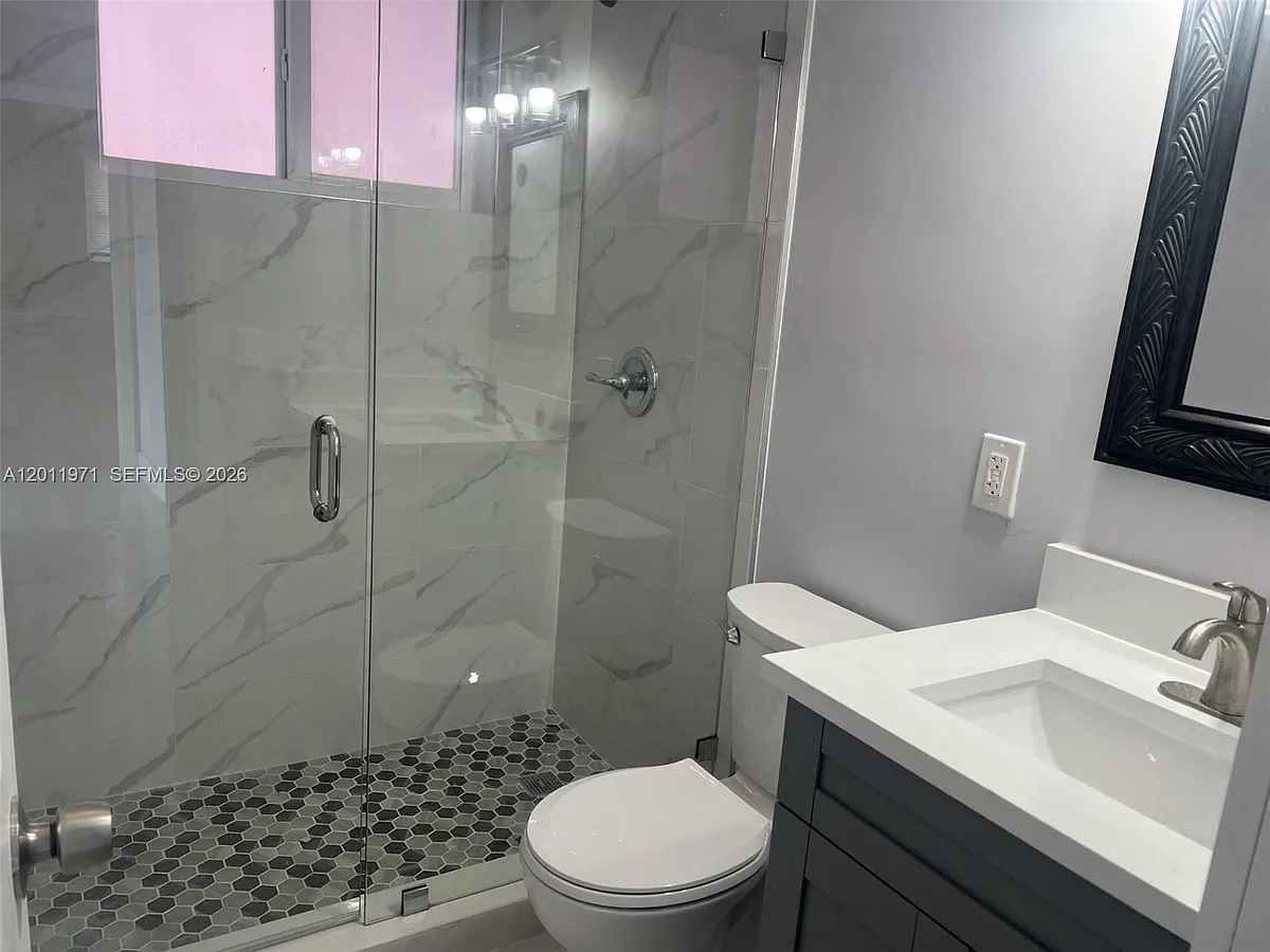 Building Photo - 1067 NW 24th St #1067
