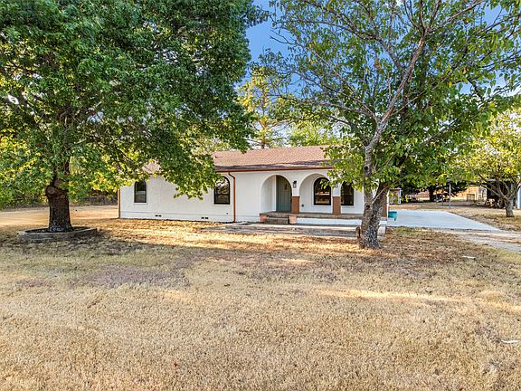 3rd image of 360 Rockett Ln