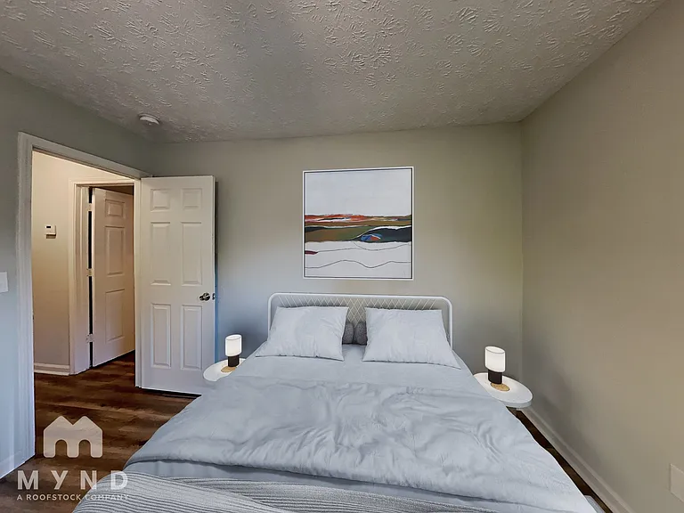 2728 Columbia Dr — Photo 3
