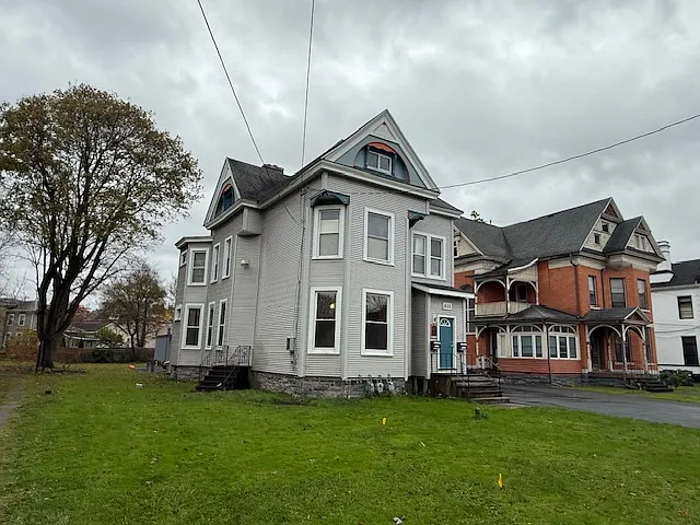 633 W Onondaga St — Photo 28