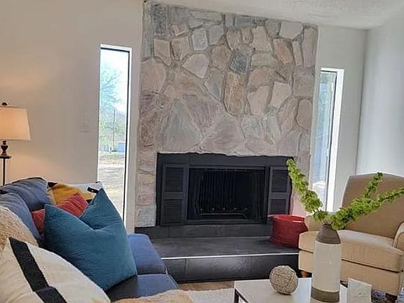 2nd image of 502 King James Ln