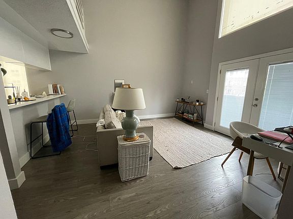 3rd image of 7044 Hawthorn Ave APT 301