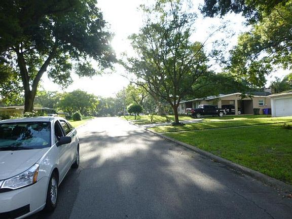 4th image of 709 W Shady Ln