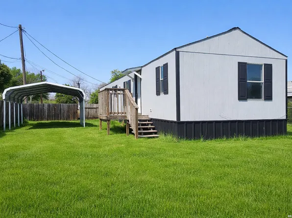 1215 Southway, Pleasanton, TX 78064