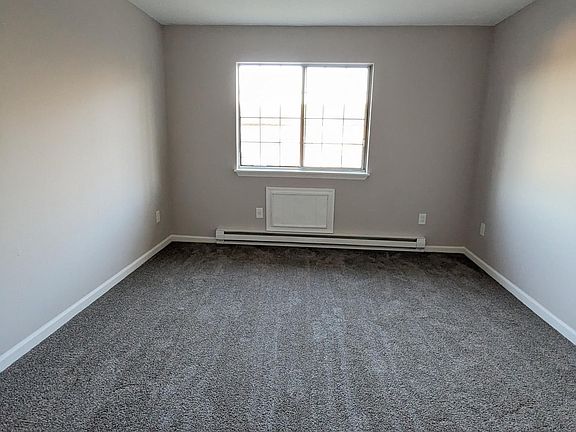 5th image of 1358 Meriden Rd APT 15