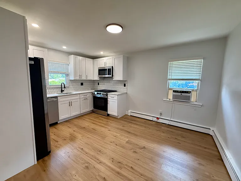 38 Cottage Pl #2 — Photo 7