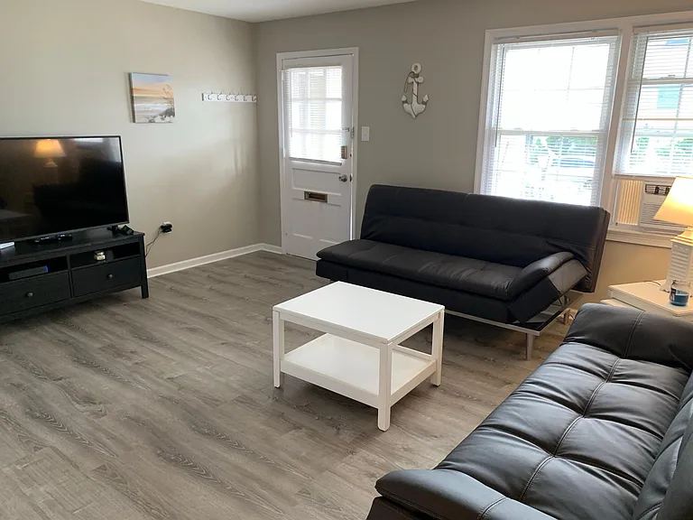 1600 Asbury Ave #B — Photo 10