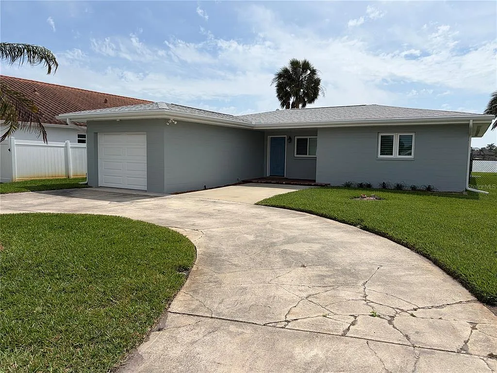 2 bed, 2.5 bath, 1176 sqft, $3,995 — Photo 2