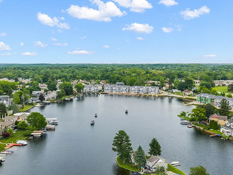 Mystic Cove - Luxury Lakefront Living — Photo 17