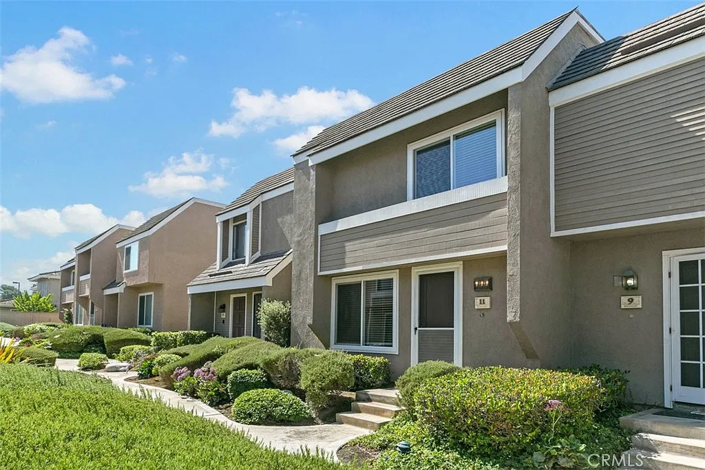 3 bed, 1.5 bath, 1123 sqft, $3,750 — Photo 3