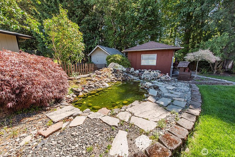 3rd image of 250 Vista View Drive