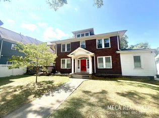 715 Hawthorne Ln, Charlotte, NC 28204