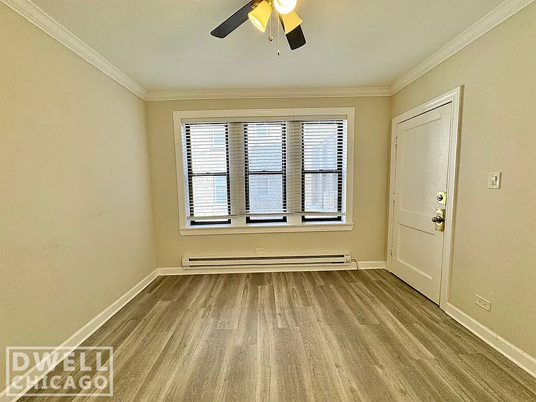 837 W Cornelia Ave #1NN — Photo 2