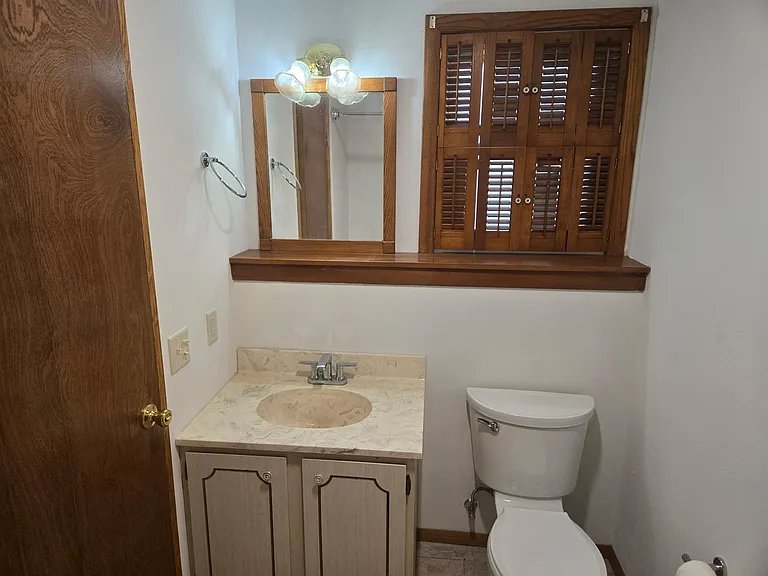 464 Rushmore Ln — Photo 12