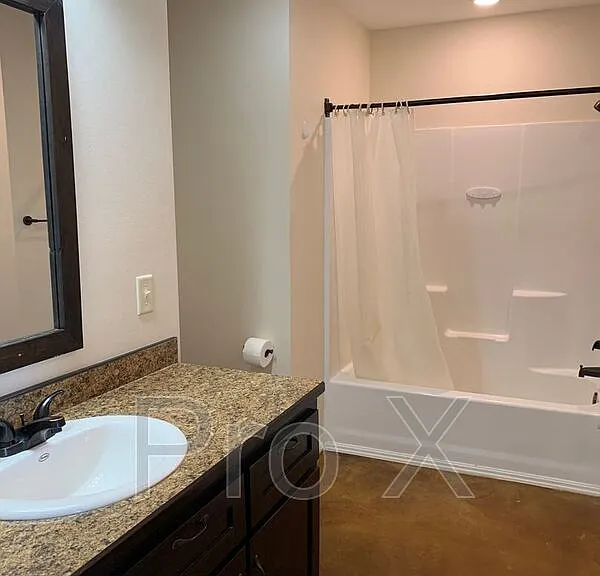 612 Easton Dr #B — Photo 10
